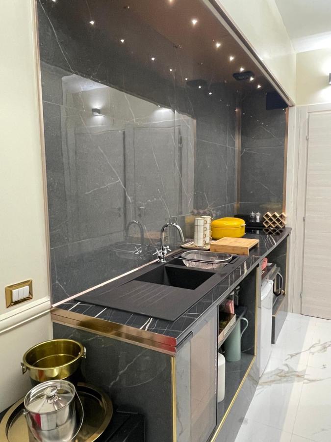 Spanish Steps Glamour & Sauna Luxury Apartment **** Róma Kültér fotó